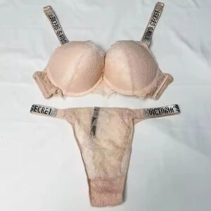 Victoria's Secret Lace Bra and Panty Set - Cream